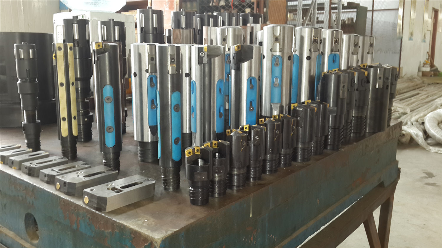 Tools for Deep Hole Boring Machines