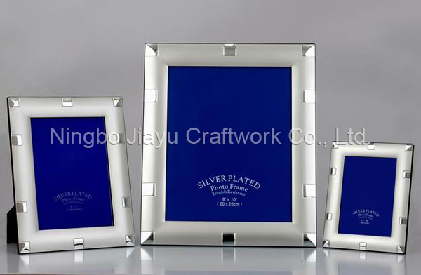 Metal Silver Plated Photo Frame (328ASS19)