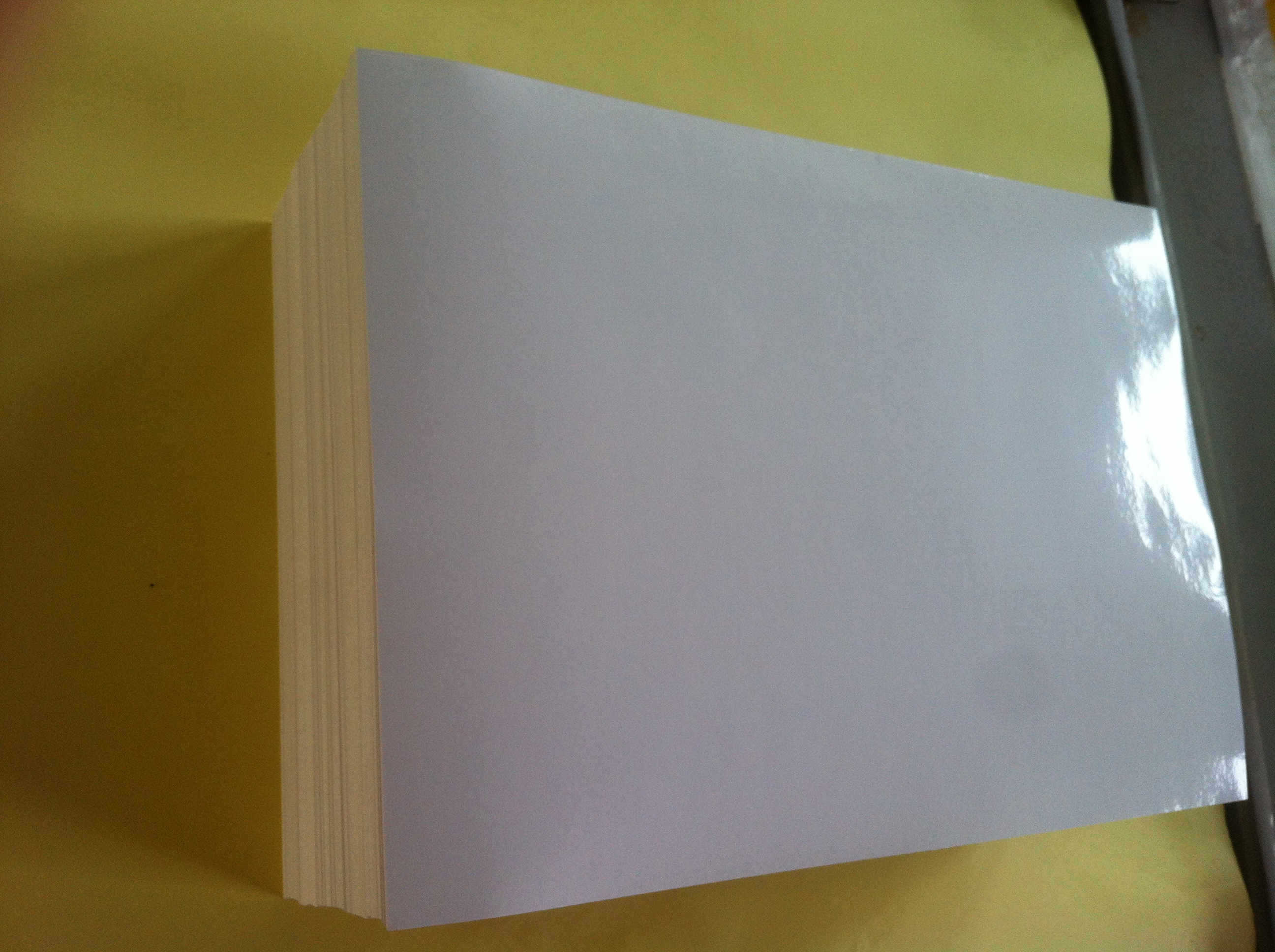 Self Adhesive Glassine Paper (WBL-G170)