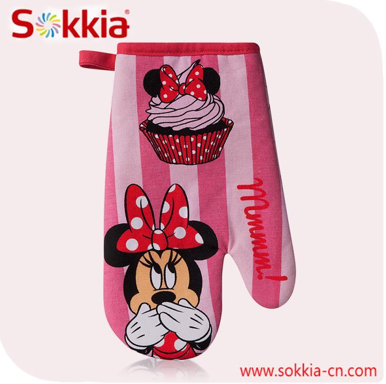 China Wholesale Cheap Hot Selling Printed Cotton Heat Resistant Microwave Oven Mitt Glove