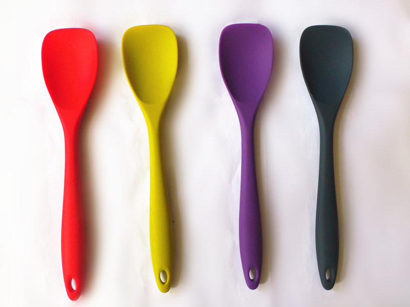 2015 Silicone Spoon for Kitchen Use (KT-031)