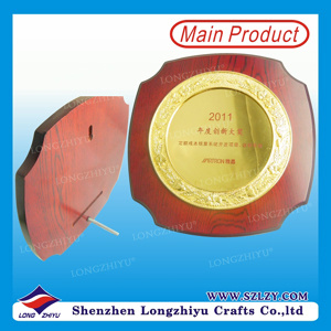 Engraving Round Metal Plate Wooden Base Award Wall Plaque (LZY-P012)