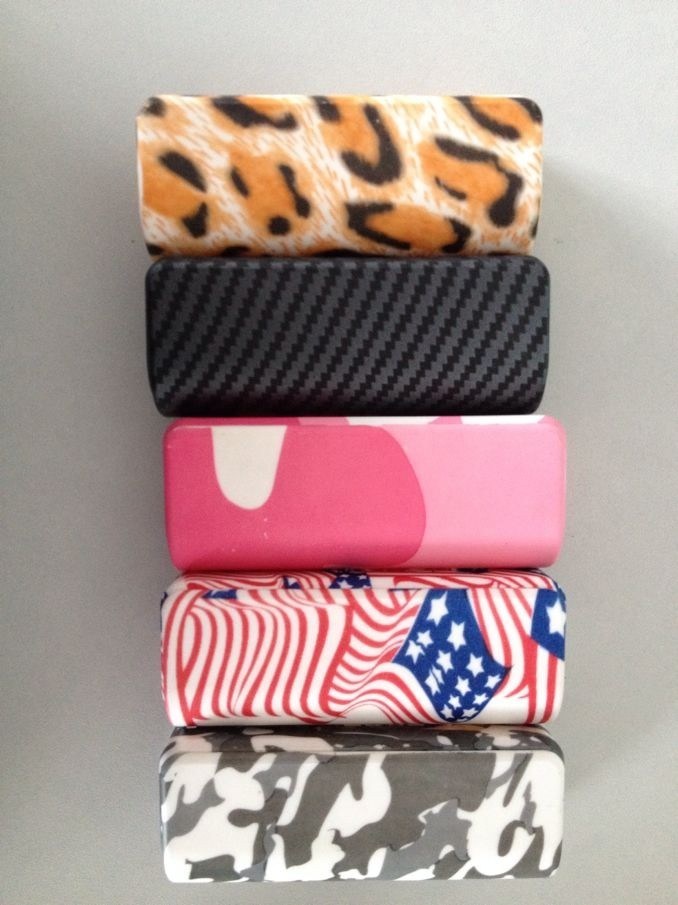 Low Price Fashionable Mini Power Bank, Portable Powerbank or Mobile Charger with Water Transfer Printing and LED Light