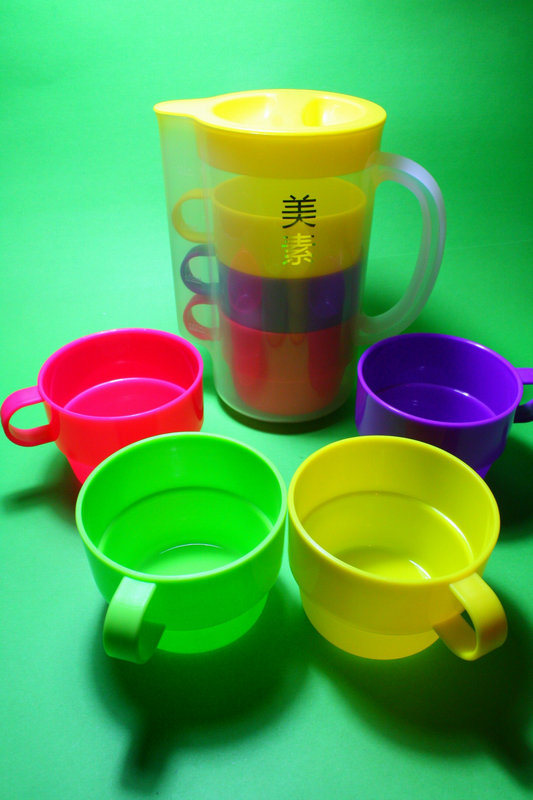 2011 New Plastic Jug Set With 4 Cups