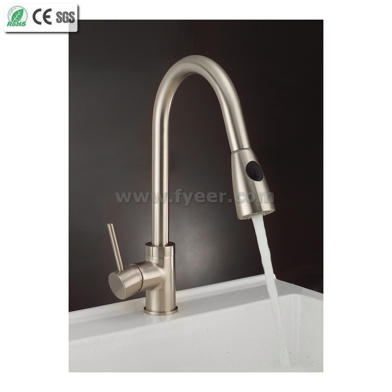 Cupc Standard Nickle Brushed Pull-out Kitchen Sink Water Faucet (QH0759S)