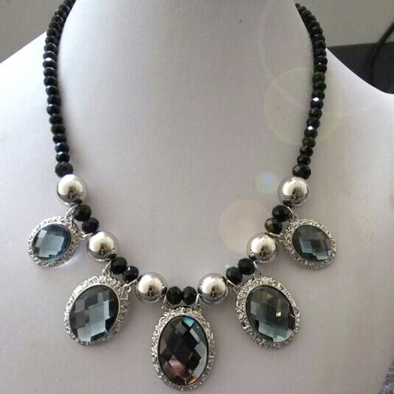 Ladie's New Style Beads & Stones Decorated Necklace (NL043)