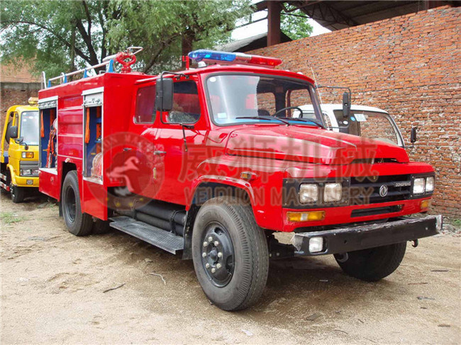 Special Vehicle Used for Fire Fighting (4*2 LHD Driving Mode, 4CBM Volume)