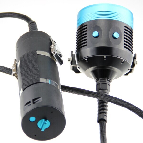 Hot Selling! ! ! Hoozhu Max 12000 Lm Waterproof 180m Diving Torch for Underwater Video+Diving