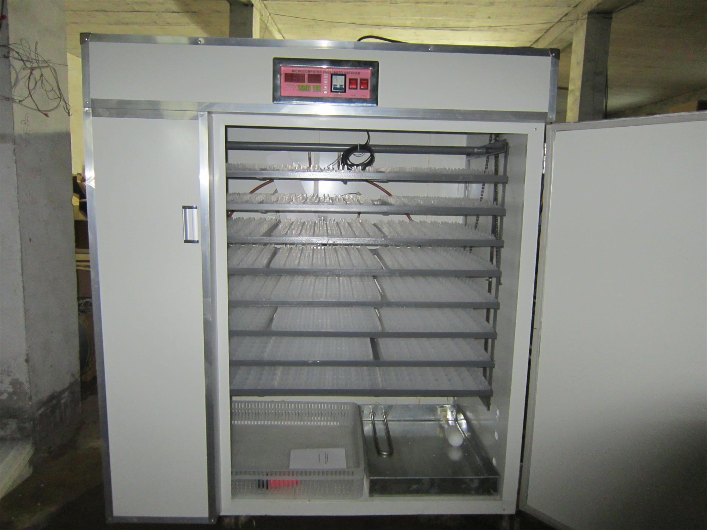 Egg Incubator Containing 2112 Eggs with Temperature Humidity Controller