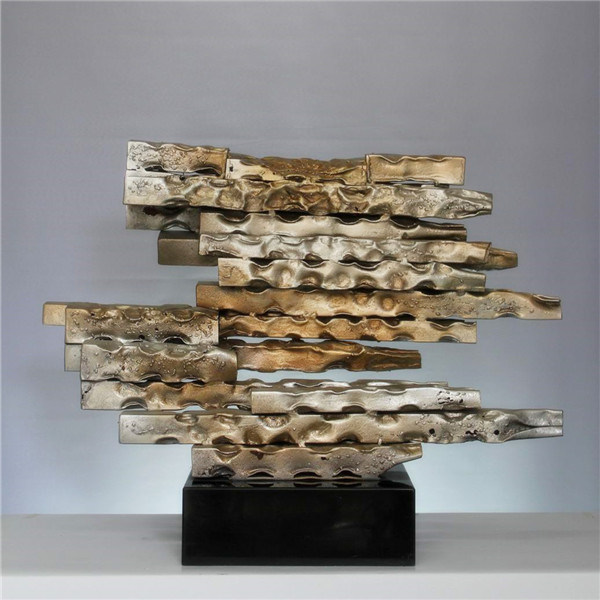 Abstract Cumulate Metallic Strip Sculpture for Table Decoration