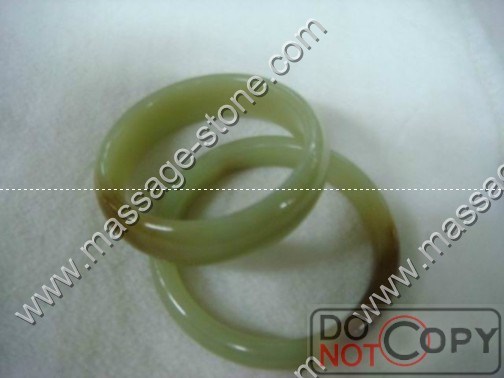 China Light Green White Jade Bracelet for Fashion Jewelry