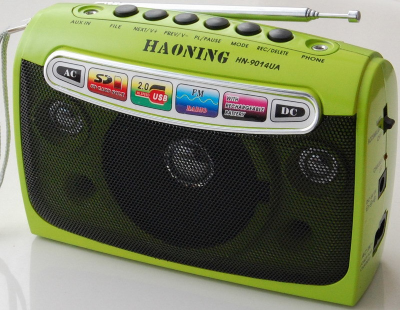 Portable Radio with USB/SD and Rechargeable Battery (HN-9014UAR)
