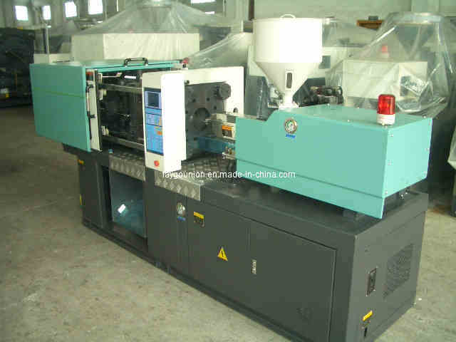 Injecion Moulding Machine (SZ-700A) 