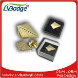 Fashionable Gold Customized Gold Metal Laple Pin Badge with Plastic Box