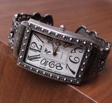 Fashion Quartz Bracelet Watch (XM8027)