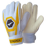 Qh-527 Latex Antiskid Soccer Goalkeeper Gloves for Adult