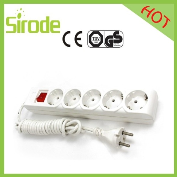 Made in China Extension Plug and Socket Outlet (7101-05)