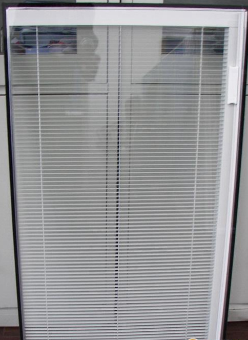 Single Magnetic Handle Control Glass Shutter for Partition