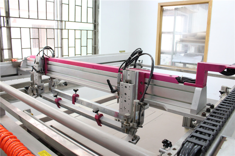 2015 Chntop Four Post Automatic Screen Printer for LGP