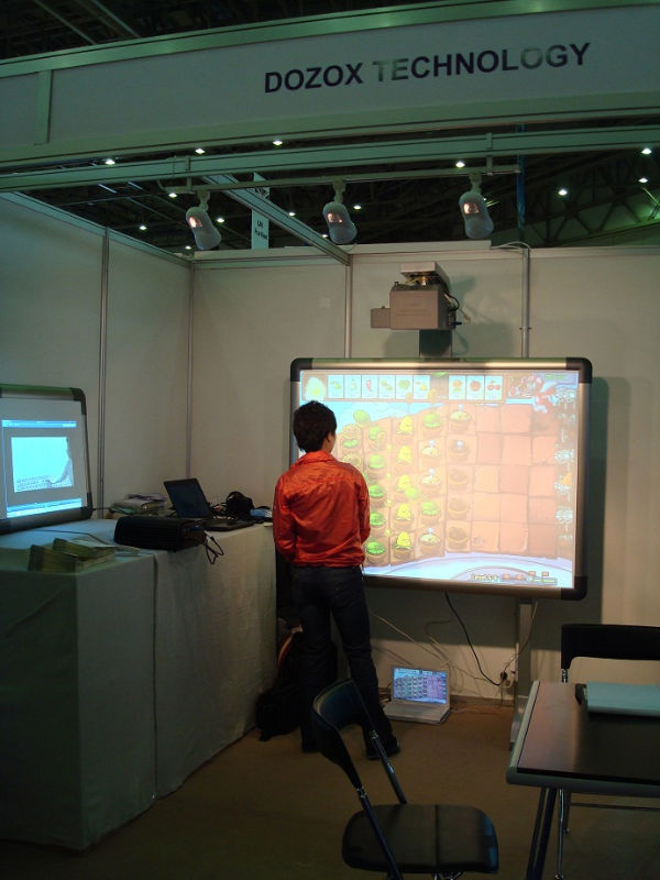 Digital Interactive Whiteboard 77''