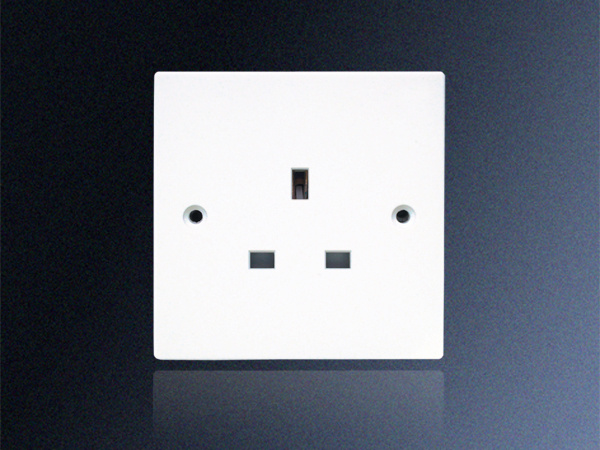 13A 1 Gang Unswitched Socket