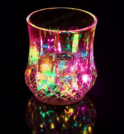 Fashional LED Cup with Miraculous Light
