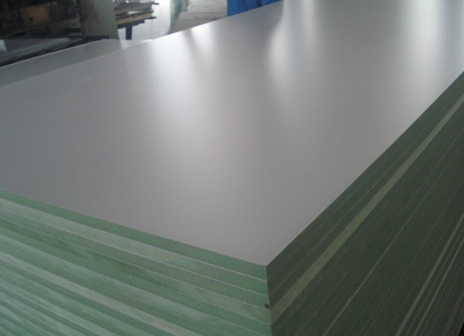 White Melamine Faced MDF in Green Core