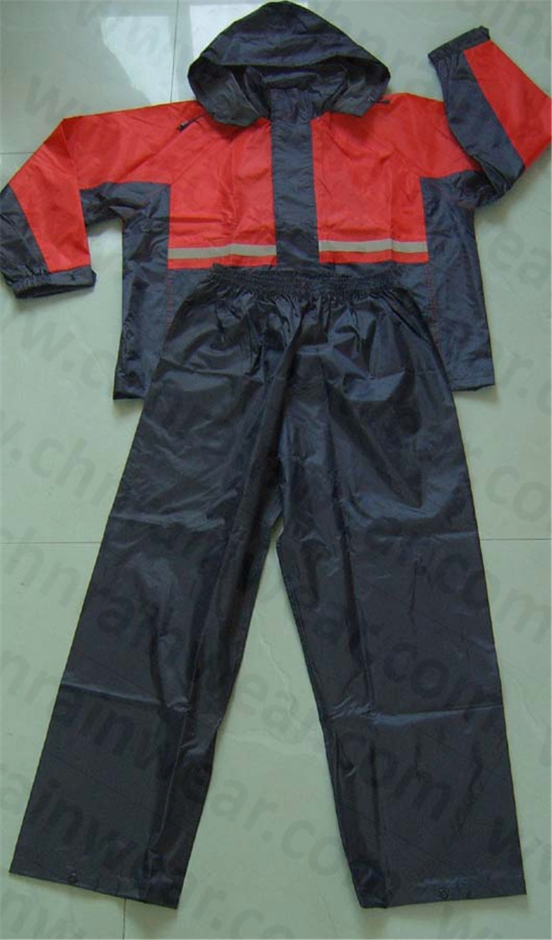 100% Polyester/PVC Coated Waterproof Outdoor Rainsuit / Rain Suit
