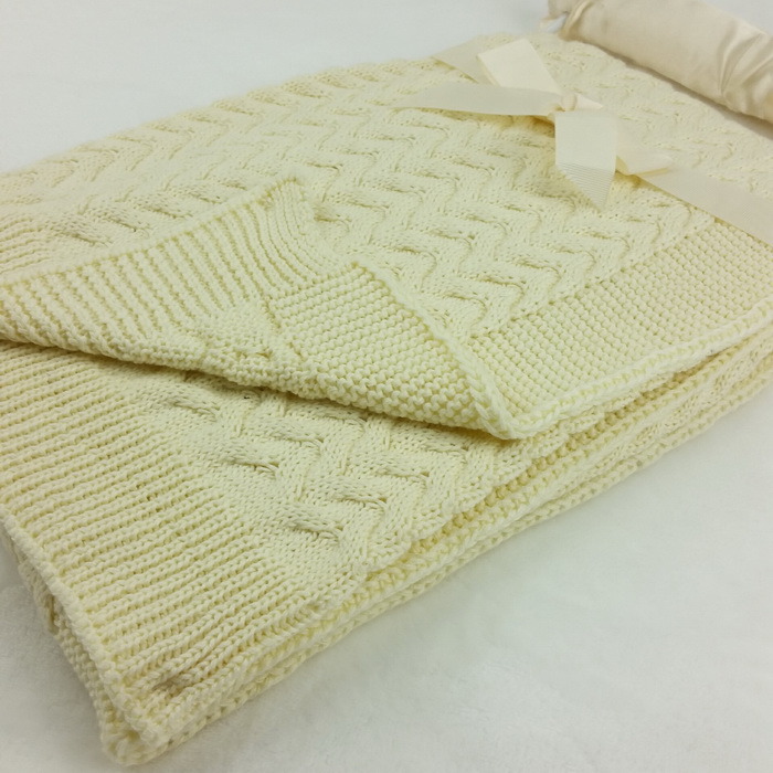 100% Cotton Cable Knitted Baby Blanket Solid Pattern