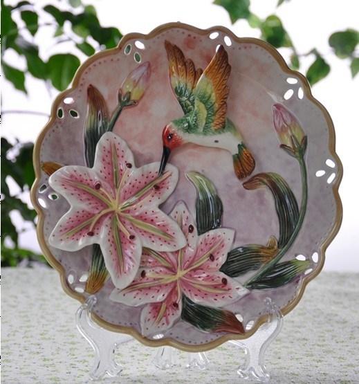 Decorative Porcelain Handpainted Lily Wall Hanging Plate (D2702U)