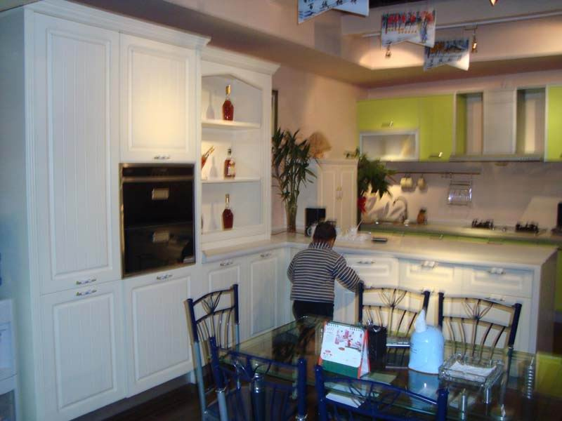 High Gloss Lacquer Kitchen Cupboard
