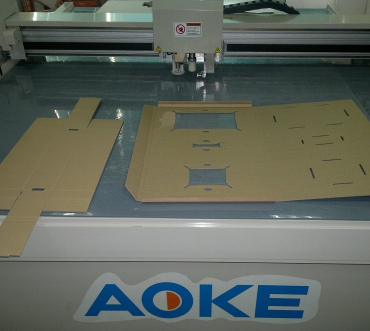 High Speed Convey Belt Flatbed Digital Cutter (AOKE DCZ75R)