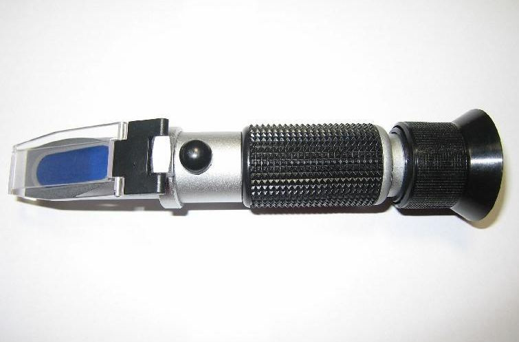 Hand-Held Refractometer