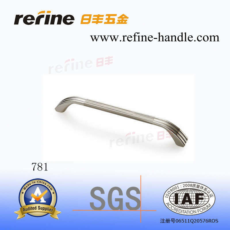 Furniture Hardware Pull Handle in Zinc Alloy (Z-781)