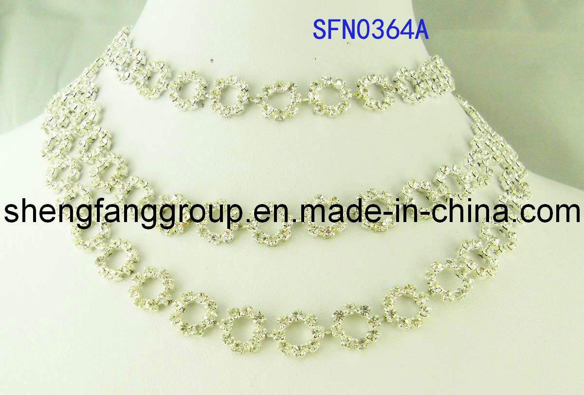 Fashion Jewelry Three Layered Cutout Floral Crystal Necklace, Wedding Jewelry (SFN0364A)