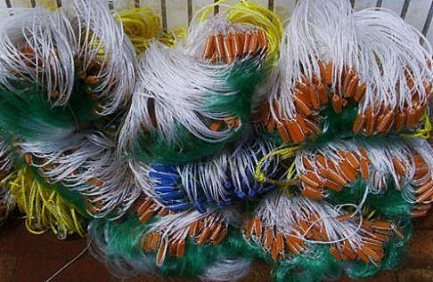 Various Colors of Floats and Sinkers Nylon Completed Fishing Nets