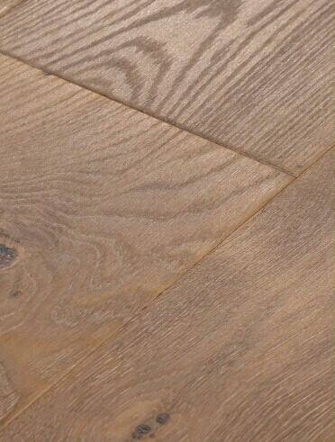 European Oak UV Lacquer Brushed Engineered Flooring (SYE15009)
