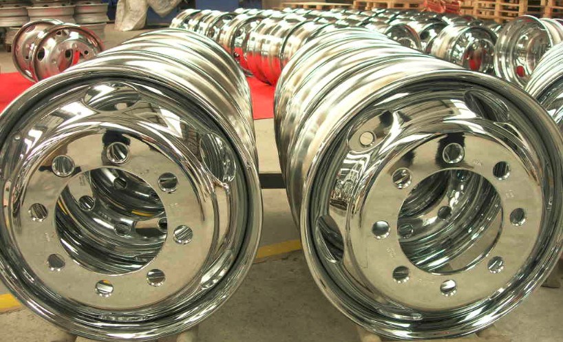 chrome  truck wheels 17.5x6.0
