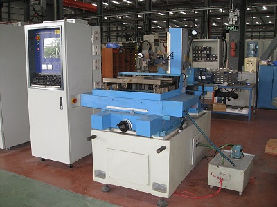CNC Wire-Cutting Machine