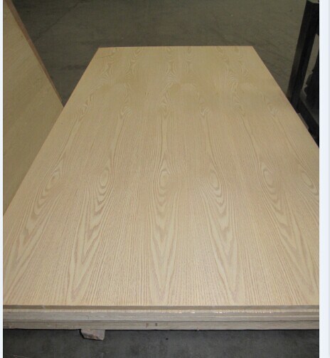 Factory-American Red Oak Veneer Fancy Door Skin Plywood Size 2050X720mm/820mm/920mm