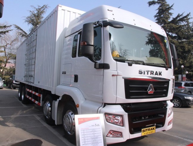 Sinotruk 8X4 Van Cargo Truck for Sale