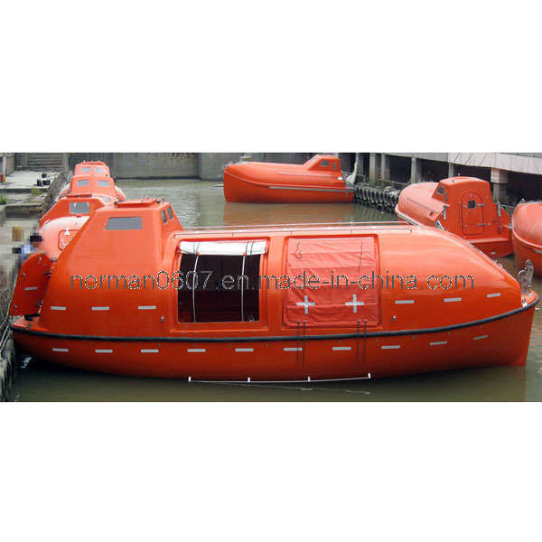 Marine Partially Enclosed Lifeboat for Lifesaving and Rescuing