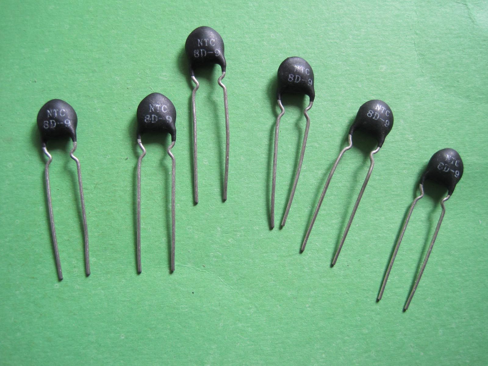 Thermistor Ntc 8d-9
