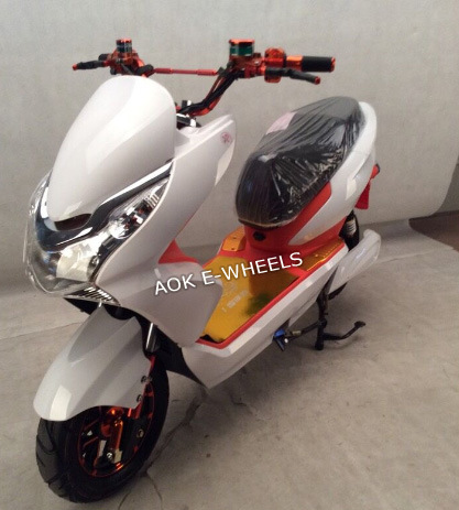 Powerful 1200W Fashionable Design Electric Motorcycle (EM-003)
