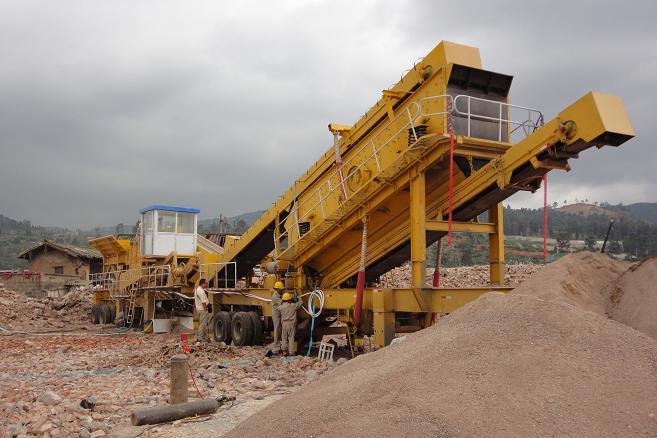 Portable Crushing Plant for Building Waste+Portable Block Machine Line