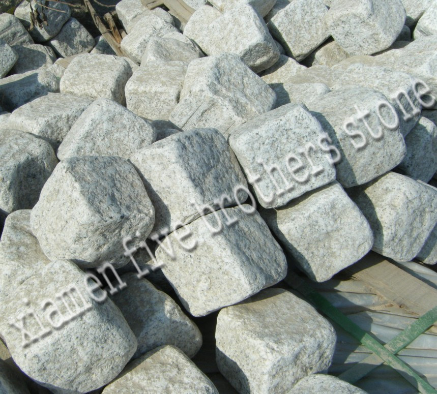 G603 Granite Tumbled Cube Paving Stone