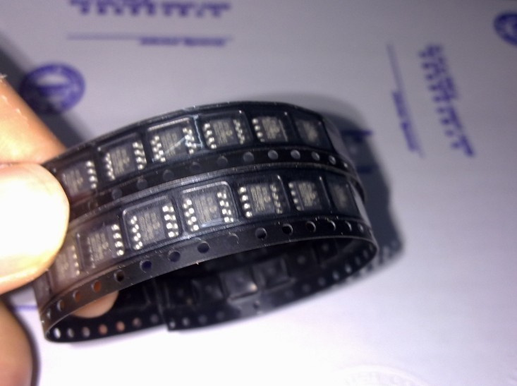 Electronic Component IC 24LC02