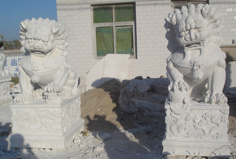Marble Lion/Kylin for Stone Statue Animal Carving and Sculpture