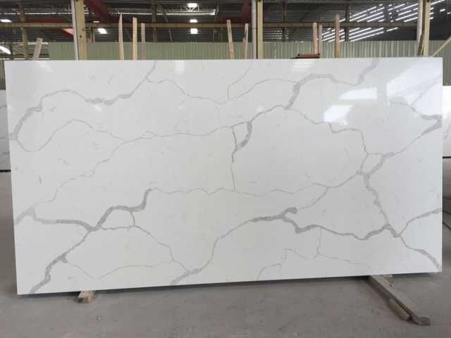 Nice Natural Calacatta White Artificial Quartz Stone for Countertop