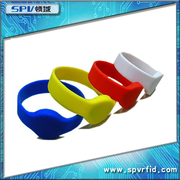 RFID Waterproof Silicone Hf Wristbands Ntag203